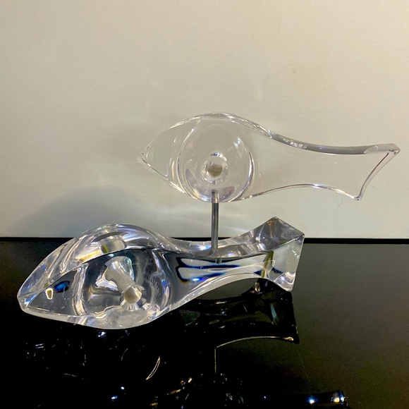 PALM SPRINGS MODERN KINETIC SOLID LUCITE ABSTRACT FISH SCULPTURE